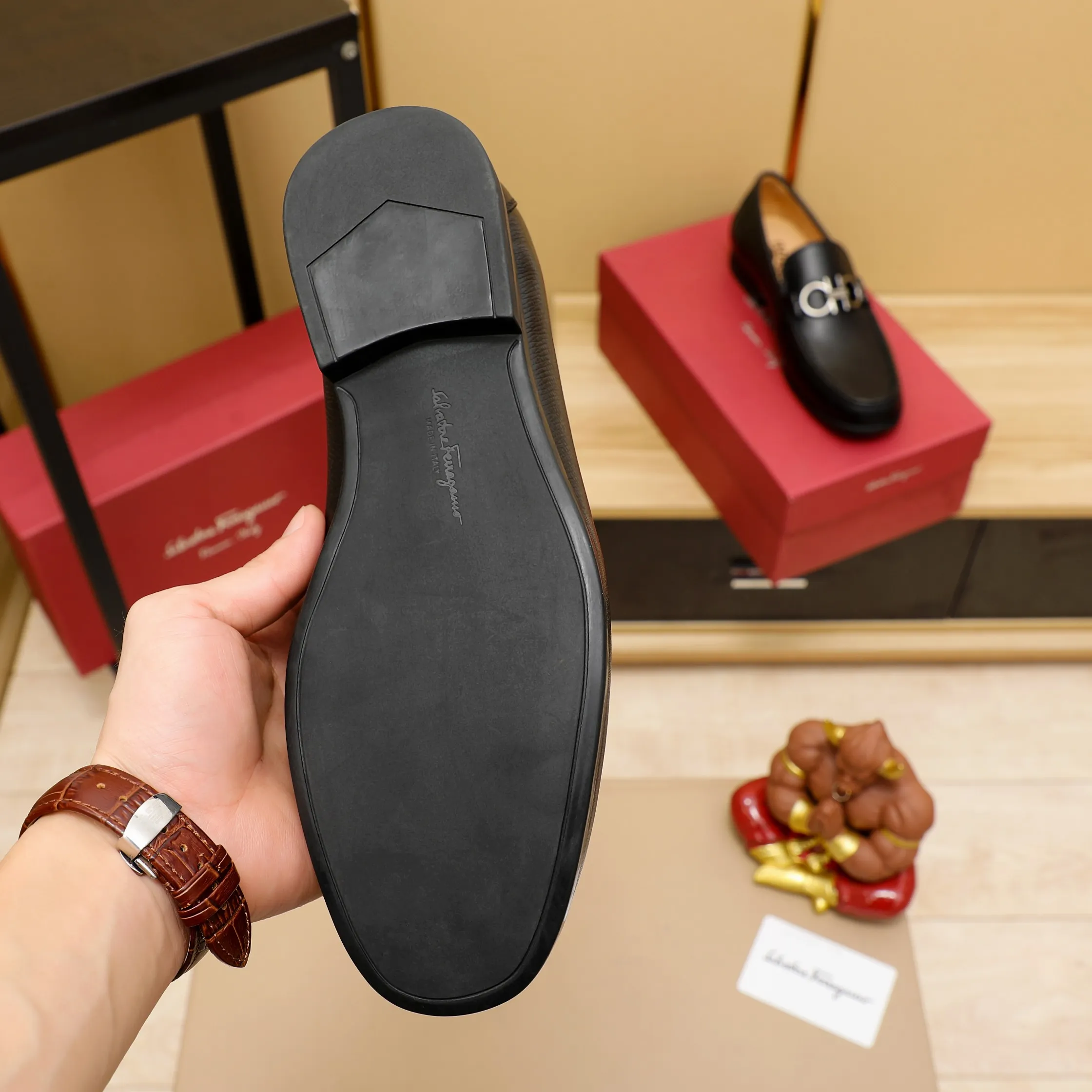 Men's clothing and shoes 💰460 🔥Ferragamo's new men's casual slip-on shoes🇨🇳Official website original 1:1 mold opening, original quality💯Fine workmanship, high-end luxury☘The upper is made of imported Italian first-layer cowhide🌴Luxury🐂leather lining🍓Rubber wear-resistant and non-slip outsole, breathable and comfortable to wear🍍The first choice for high-end men, black, size 38-45